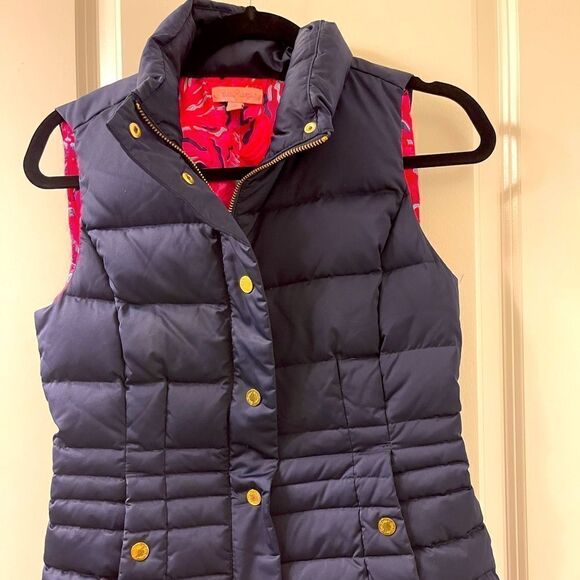Lilly Pulitzer Navy Puffer Down/Feather Vest Size XS Like New! - Picture 1 of 3